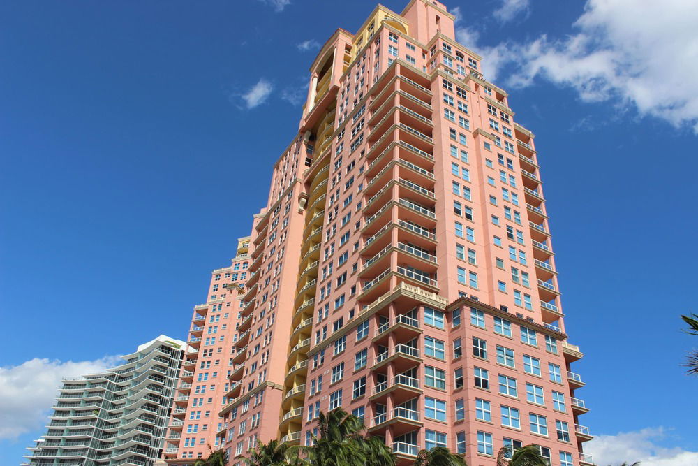 The Palms condo photo 2